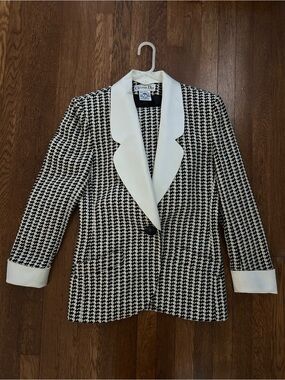 Vintage Dior Black & White Houndstooth Pencil Skirt Wool and Silk Suit